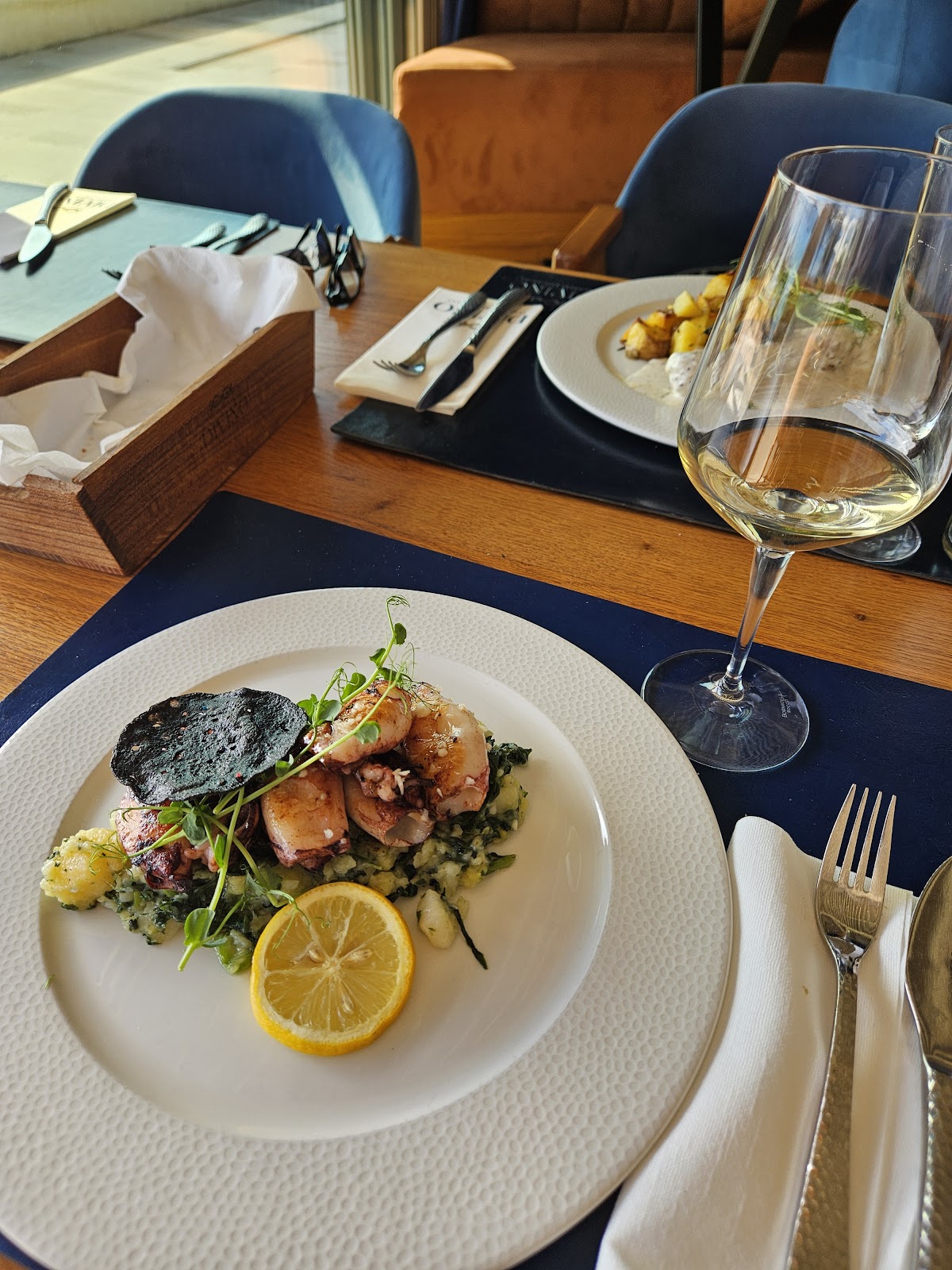 Divino - Seafront Restaurant Photo 6